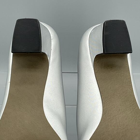 NEW Easy Street Women’s Eloise Pumps Silver Size 7N - Picture 9 of 10